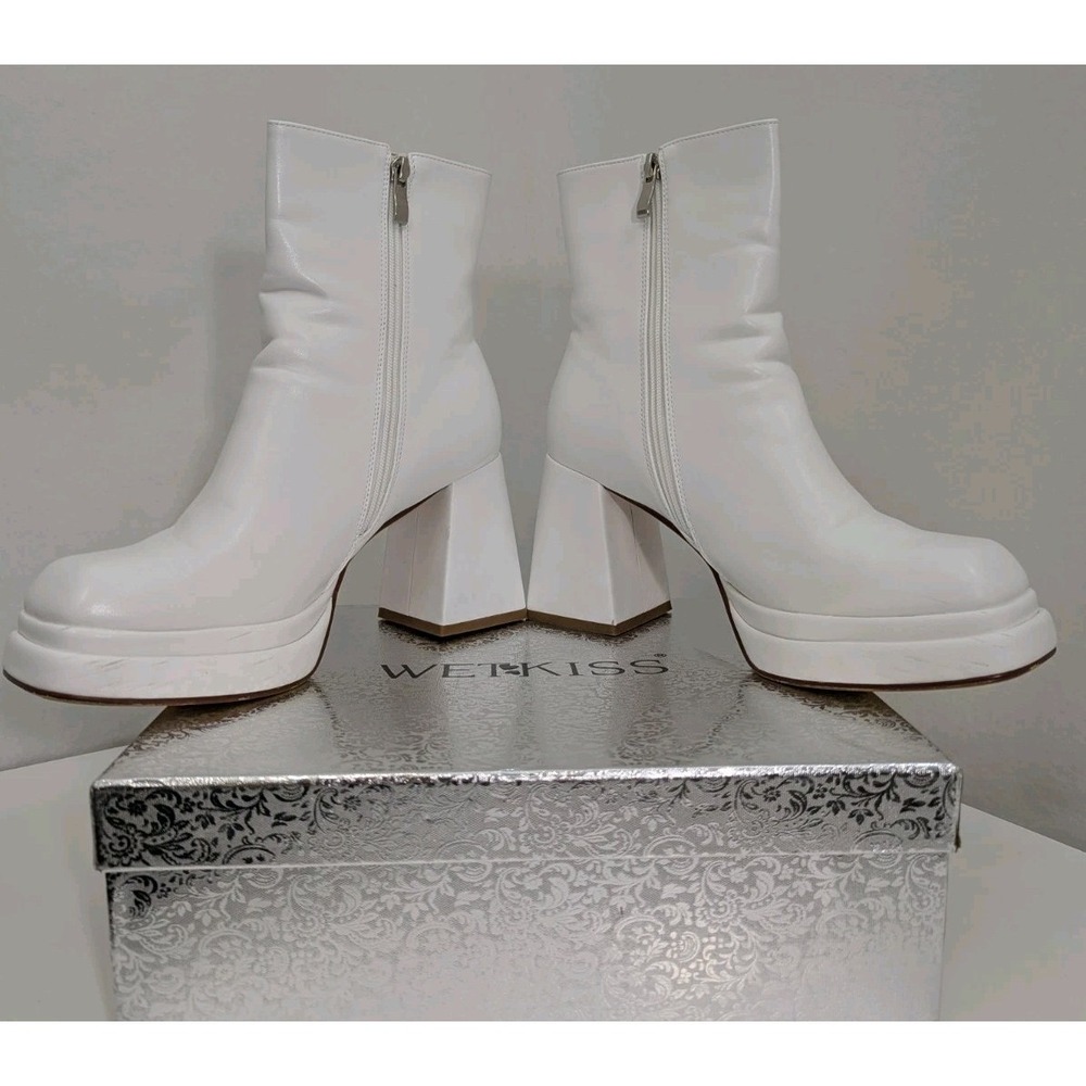 Wet Kiss White Platform Boots 4 Inch Heel Women's Size 9.5